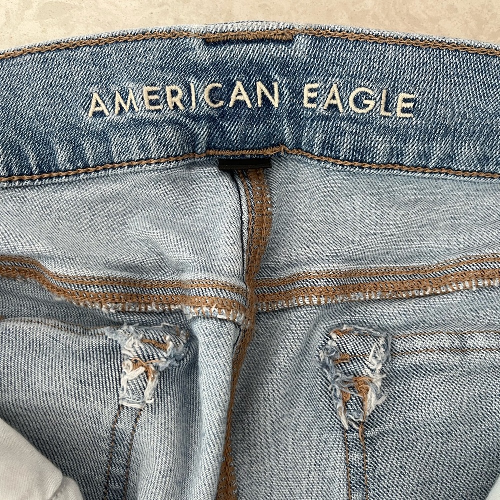 American Eagle women’s jeans